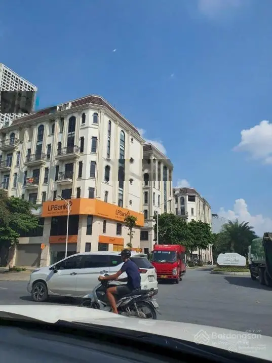 Chính chủ cần bán Him Lam Vạn Phúc Khu B giá nhỉnh 27 tỷ vị trí đẹp. LH: 0963 689 ***