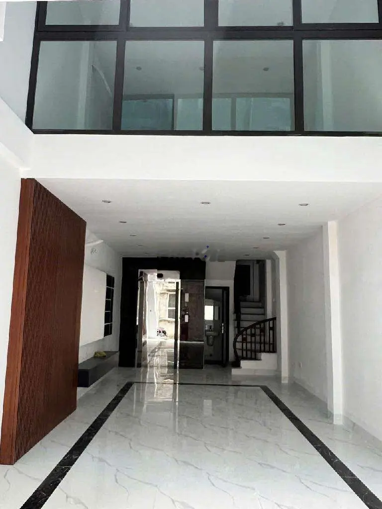 Nhà 5 tầng + tum - 52m2 thang máy - ô tô đỗ cửa tại phúc lợi
