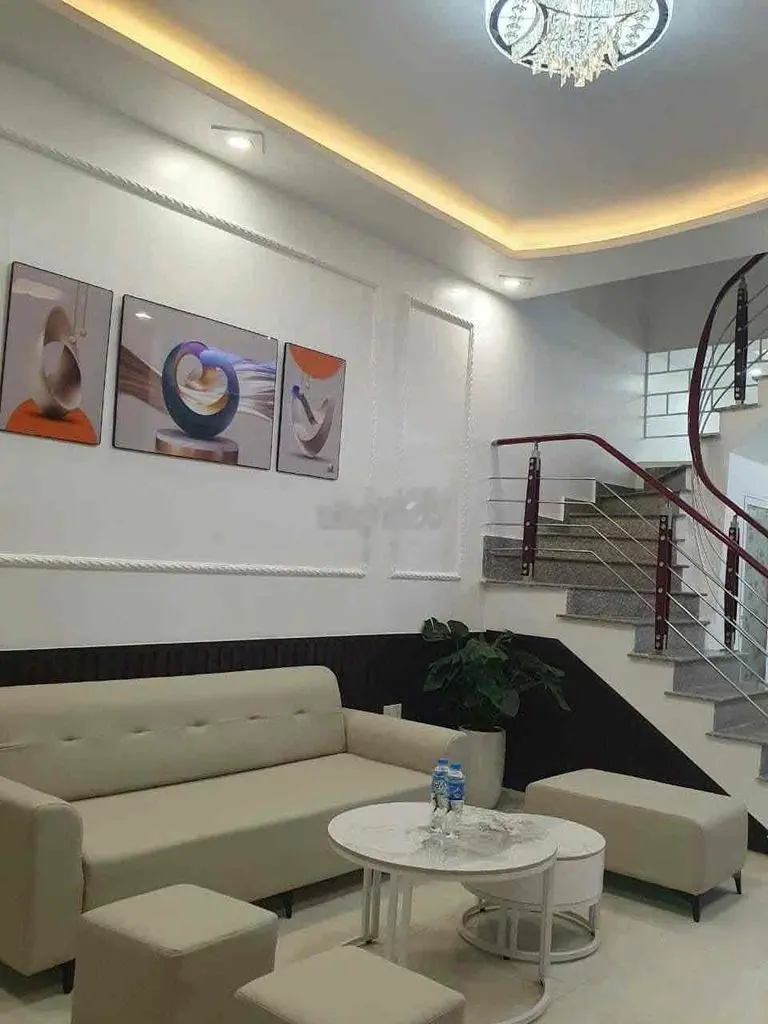 Cần bán gấp nhà đang cho thuê