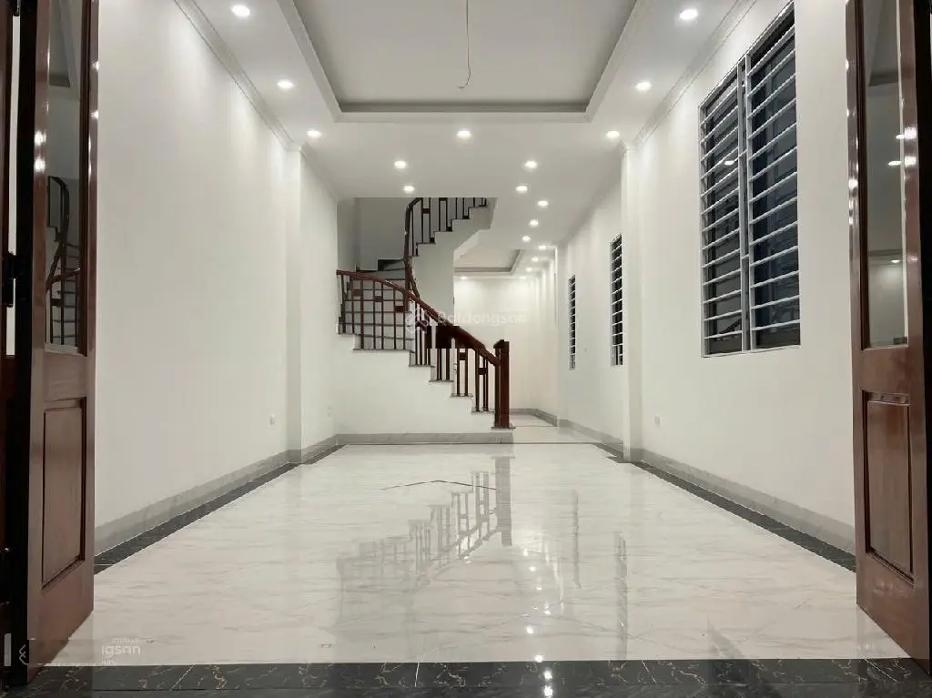 Nhà Phố Trạm ngõ nông 15m ra đường 2 ô tô tránh, sân để xe riêng DT 86 m2 x 4 tầng, 8,6 tỷ