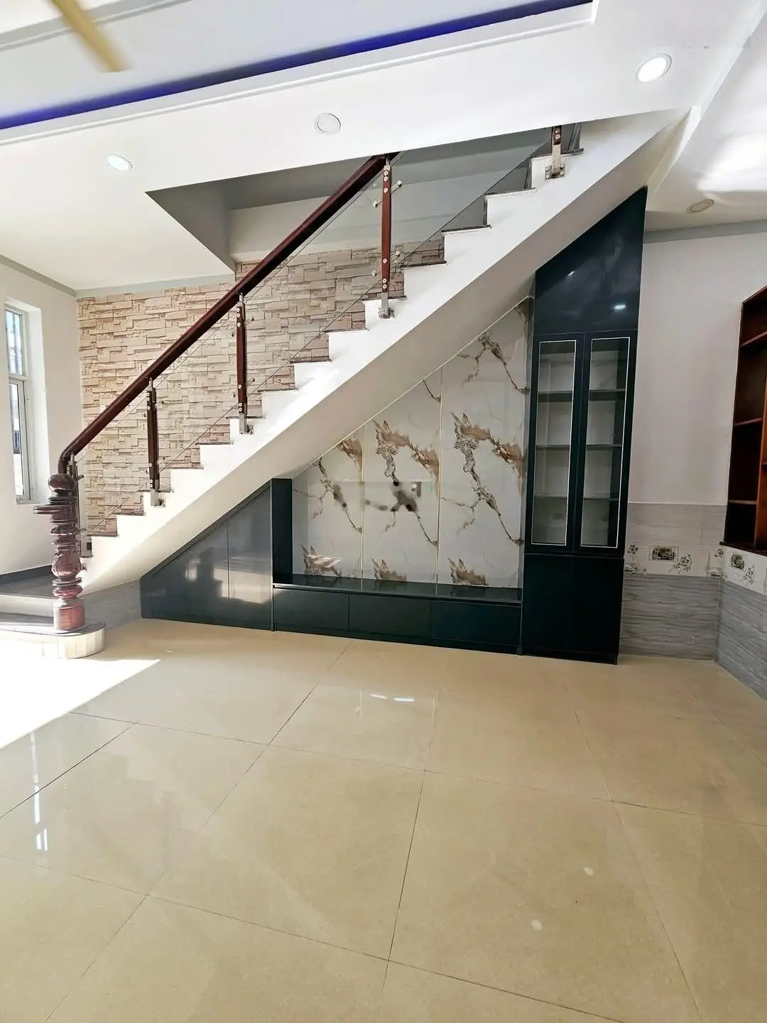 Cần bán nhà KDC gần QL 1k trệt 2 lầu DT 61m2 TC 100% ngang 4,5x16m, giá 4 tỷ 750 LH 0906309279