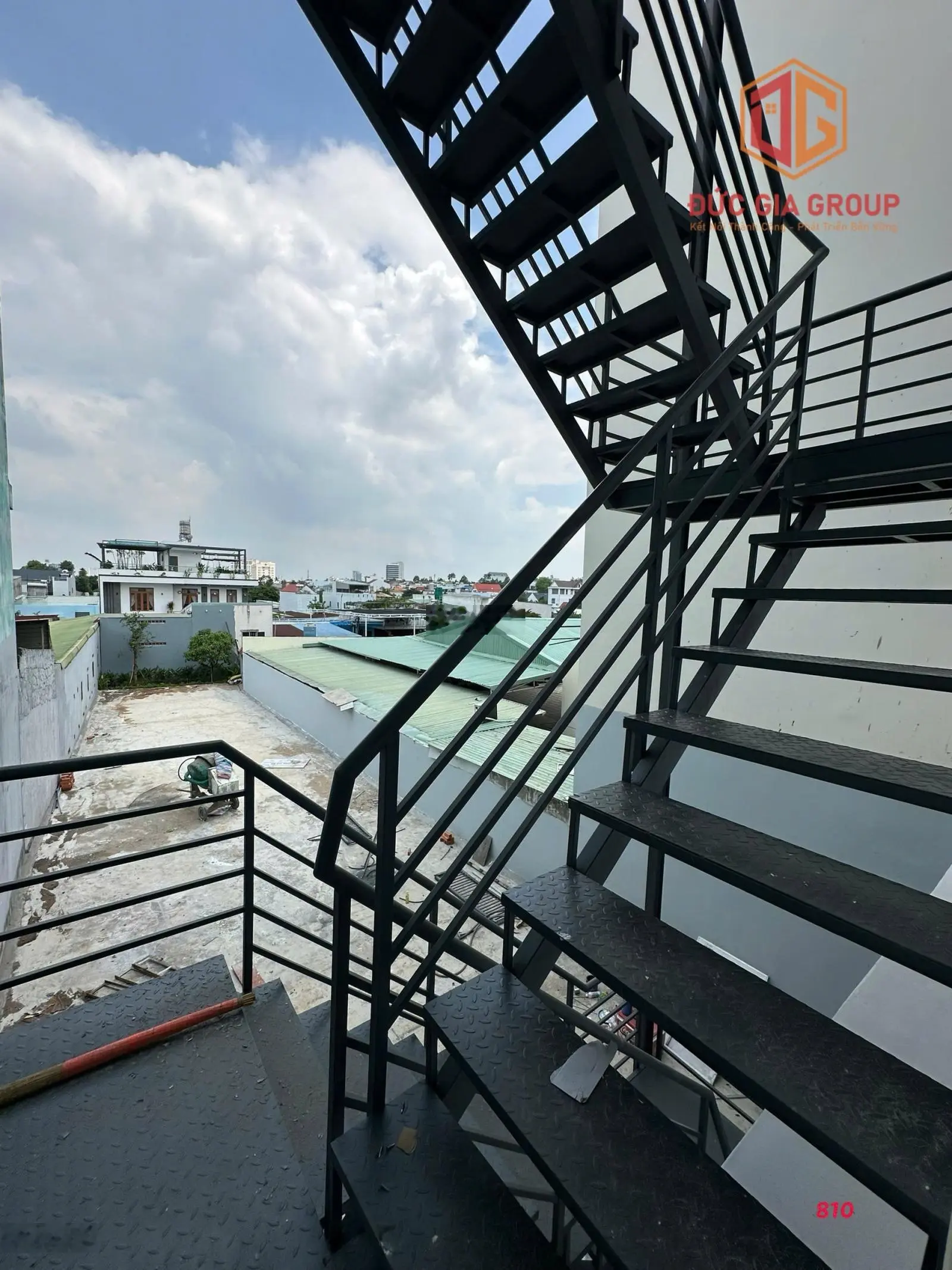 Bán nhà hoàn thiện 4 tầng, mặt tiền đường Đồng Khởi 6m4 x 56m, full thổ cư giá 30 tỷ!