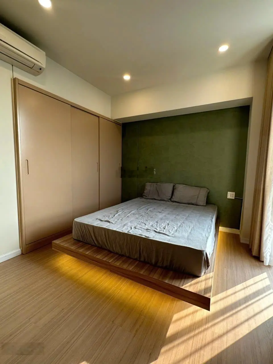 Cần bán căn hộ Waterina Suites 3PN, diện tích 155m2, full nội thất decor đẹp, giá 11,5 tỷ