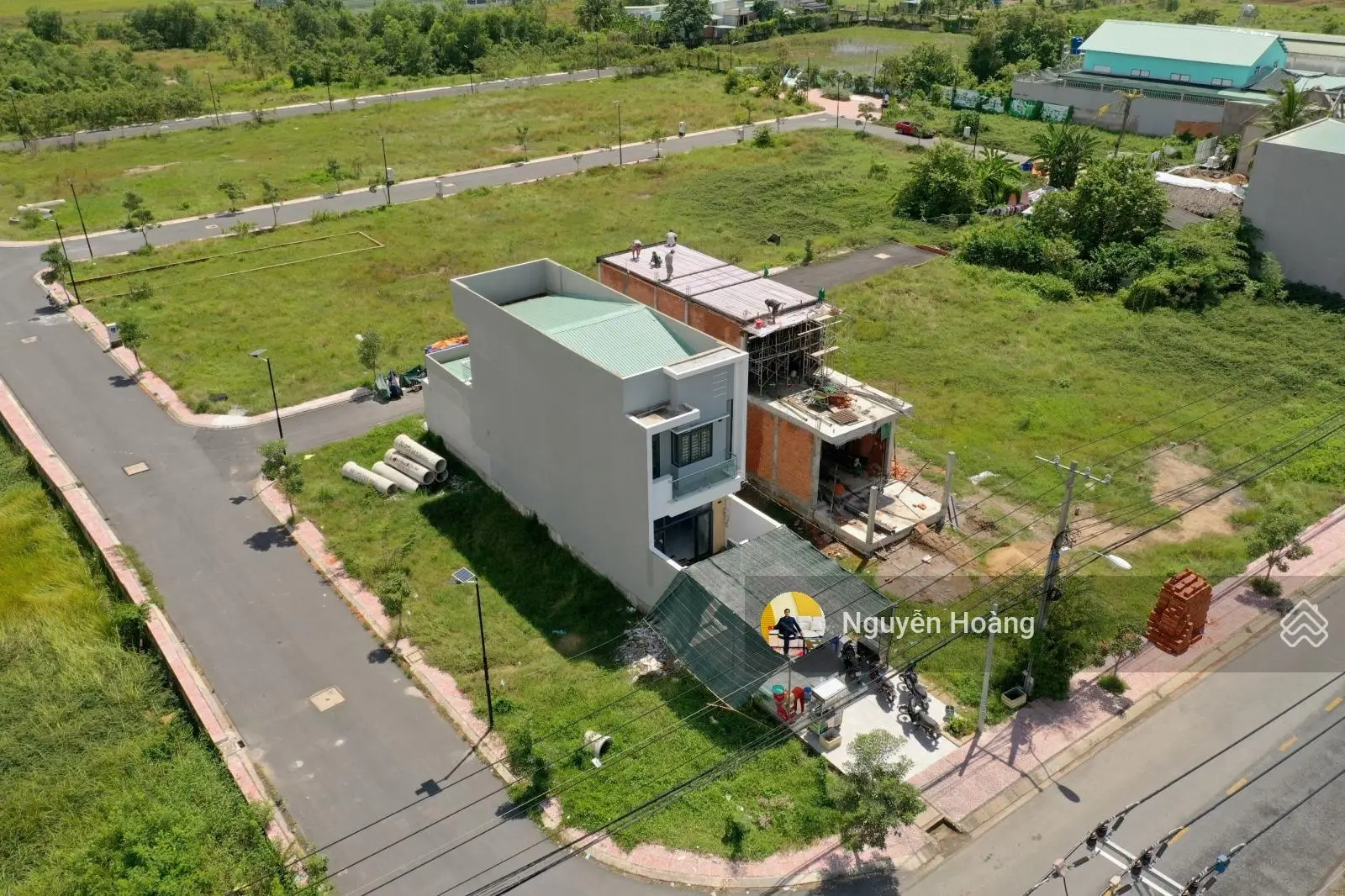 Siêu phẩm đất giá rẻ 88,4m2 đường Hoàng Phan Thái ngay gần chợ Bình Chánh, sổ hồng riêng