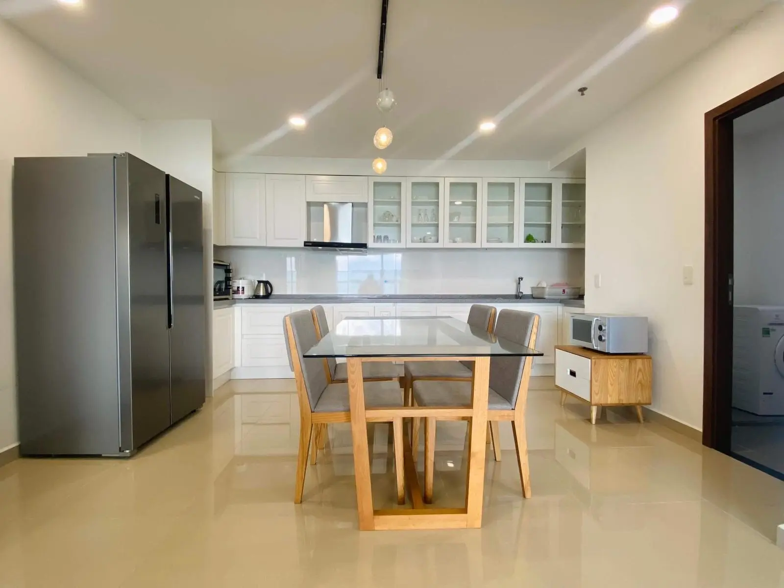 Chào Bán Căn Hộ 3 Phòng Ngủ 135,8m2 Đầy Đủ Nội Thất View Biển Trực Diện Tuyệt Đẹp ở Blooming Towew