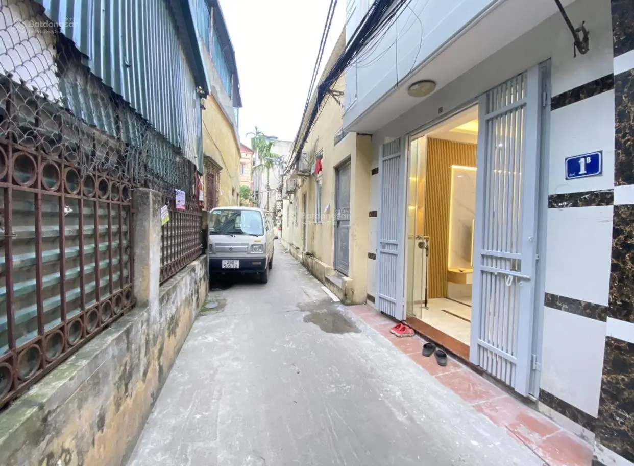 DT: 31.5m2 xây 4.5 tầng mới. Ôtô đổ cổng phố Thanh Lân giá hơn 4 tỷ