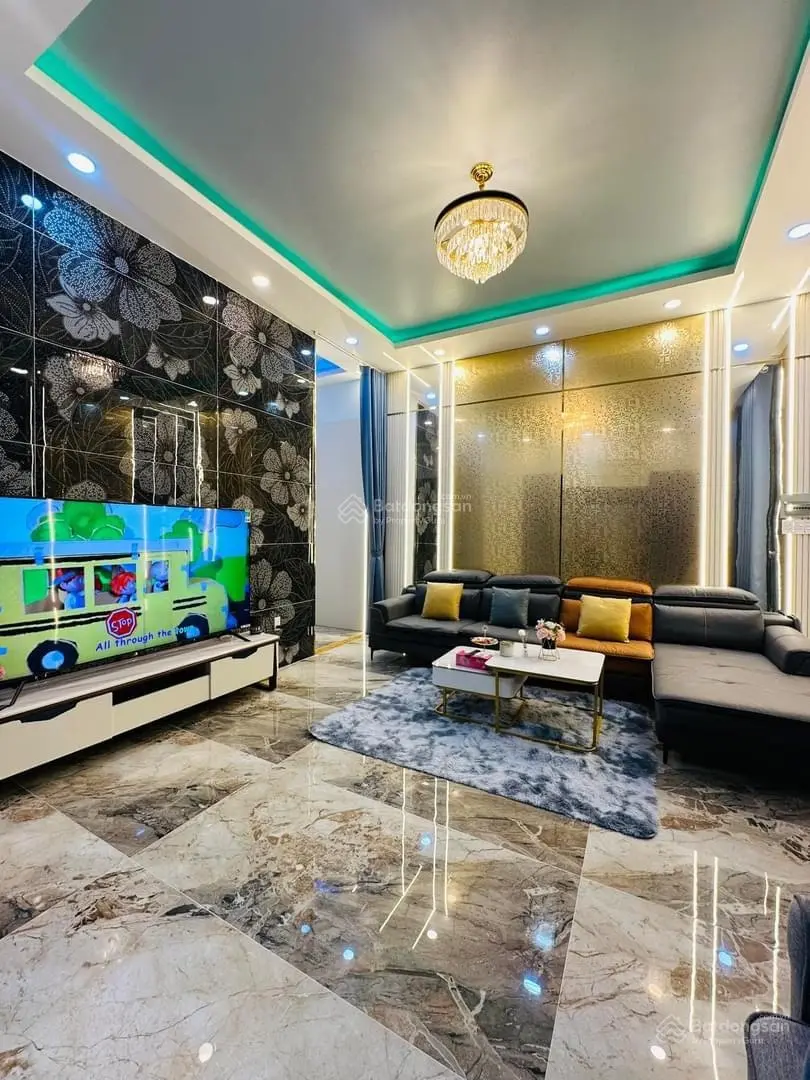 Cần bán bthu tâm huyết . Gần cao đẳng điện lực q12. Tdt 274m2 giá bán 9,6tỷ bớt lộc( tặng nội thất)