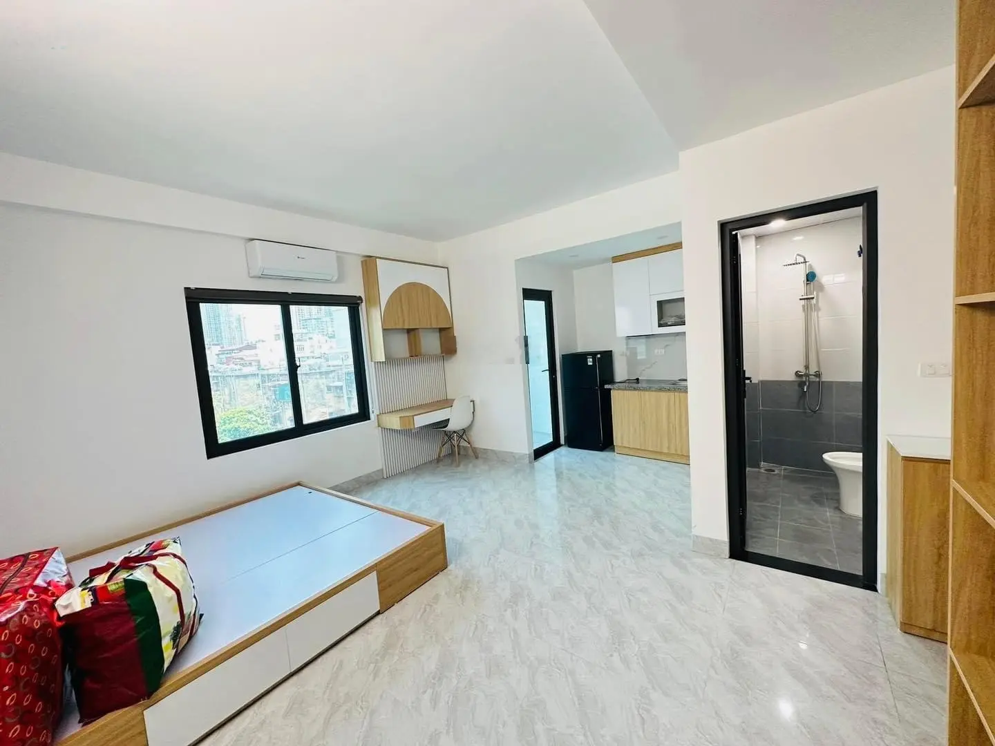 Bán toà CCMN Mỹ Đình, Nam Từ Liên. Dt 90m2 x 7 tầng, giá 18 tỷ, lô góc, ô tô vào nhà, thu 2 tỷ/năm.