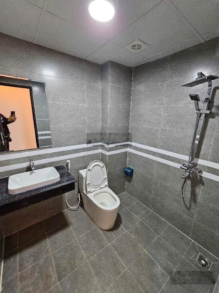 Nhà ĐẸP 5 Tầng, 44m2, Phố Trạm, Gần Cầu Vĩnh Tuy, Long Biên, Kết nối Sang Vinhomes Gần