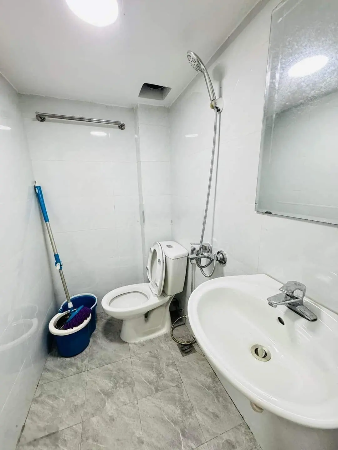 Chính chủ bán nhà Hai Bà Trưng, DT 40m2, nhỉnh 7 tỷ, ô tô đỗ cửa, ô tô vào nhà, lô góc, ngõ thông