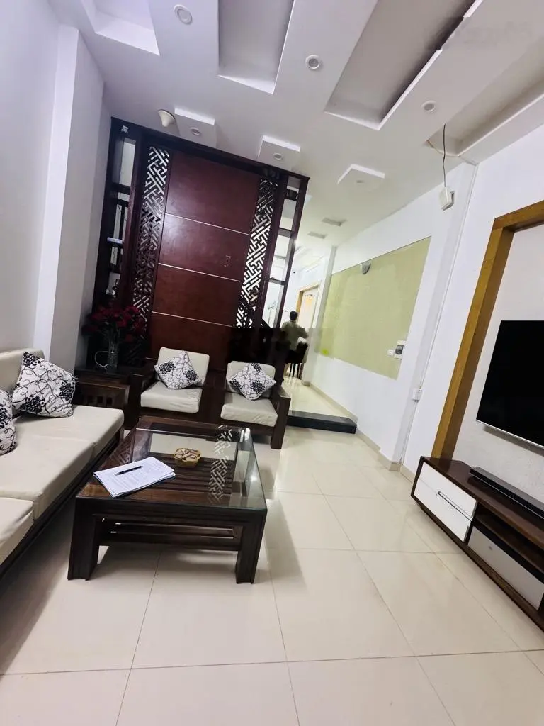 Bán nhà Trần Duy Hưng 45m2 x 5T ở sướng - kinh doanh sầm uất - ô tô đỗ cách 15m