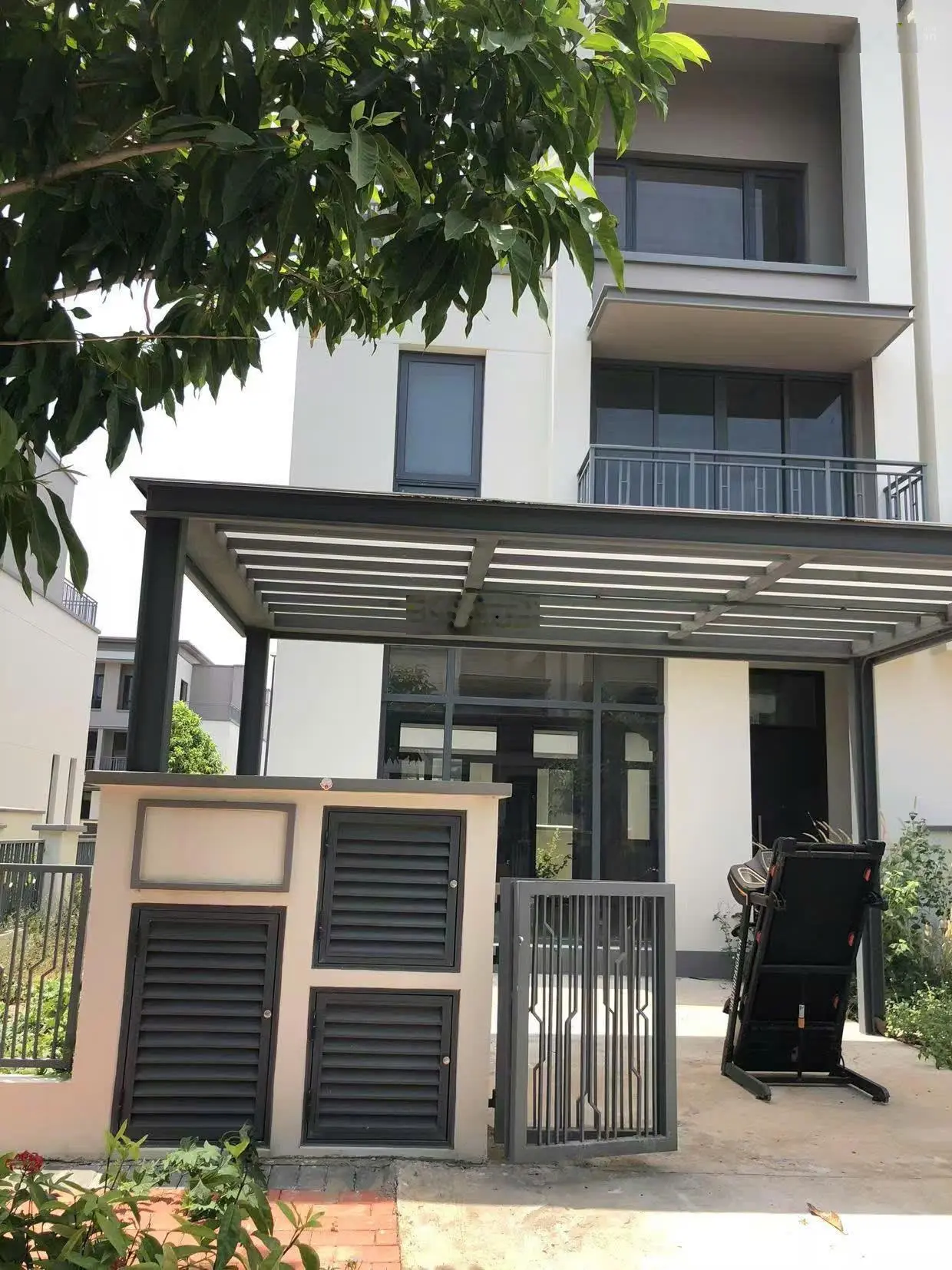 Cần bán nhà phố góc căn A07.17 Swanpark 1A giá 7.5tỷ LH: 0937864988