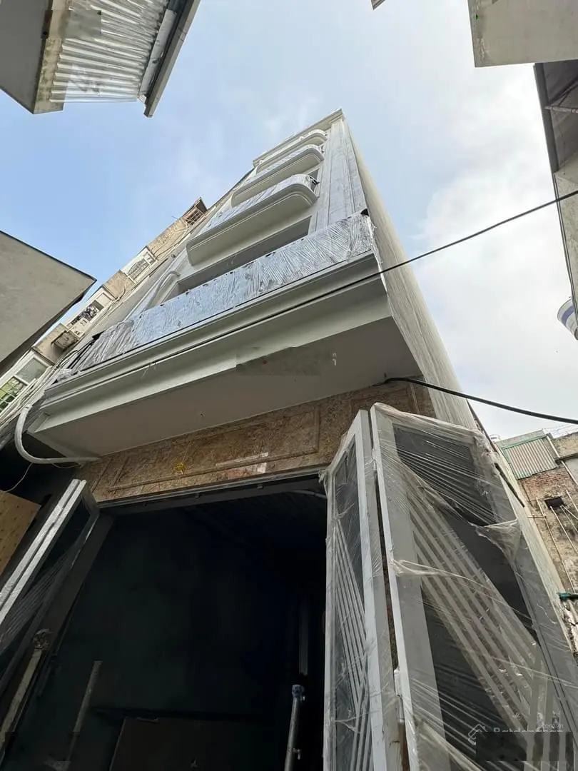 37 M2 Hoàng Hoa Thám 6 Tầng có Thang Máy nhà xây mới