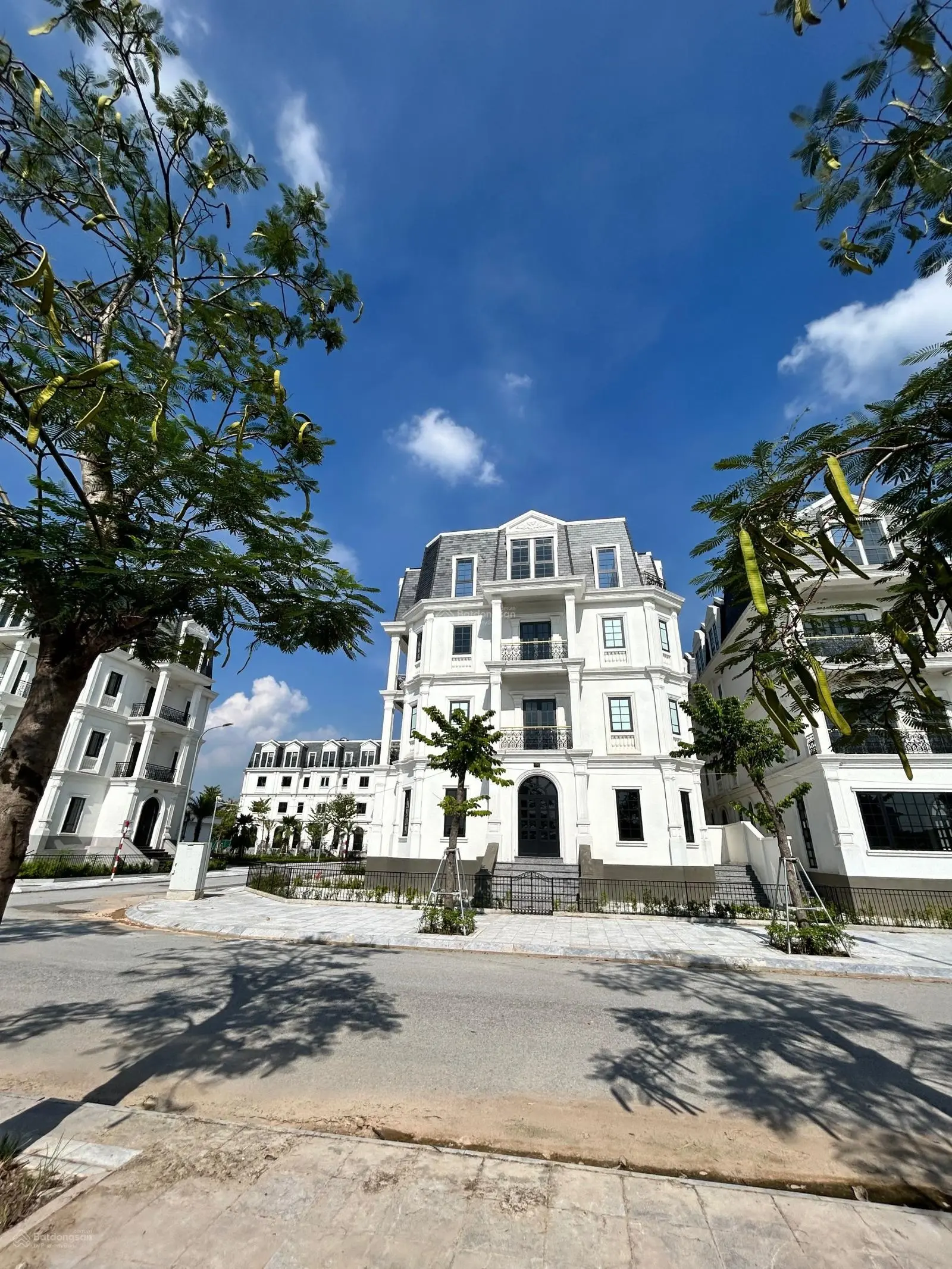 BÁN BIỆT THỰ JADE DUY NHẤT 45 TỶ 180M2 - KHU GIÀU, BẢO VỆ 24/7 , NHIỀU TIỆN ÍCH
