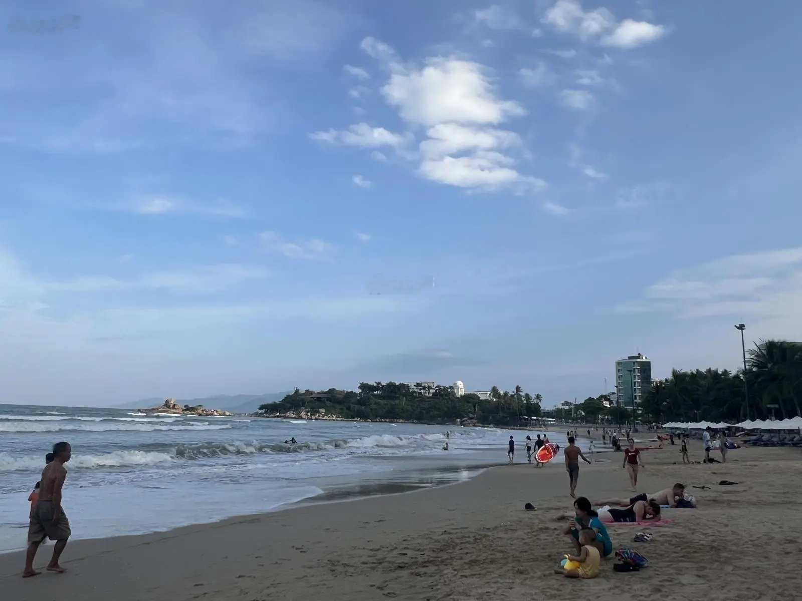 Bán đất hẻm 5m Phạm Văn Đồng, Vĩnh Hoà, Nha Trang, dt 161m2 (ngang 5,3m) hướng đông - Giá 55tr/m2