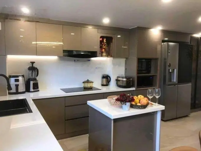 Bán nhà Trần Văn Đang P9 Q3 sát đường lớn Trần Quang Diệu. 81,3m2 giá 3tỷ550. Đang cho thuê 38tr