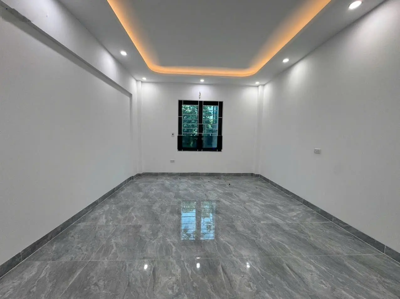 Nhận nhà mới đón tết 2025 - Phượng Đồng Phụng Châu. Nhà xây 3 tầng 39m2 ô tô đỗ sát - sẵn sổ đỏ