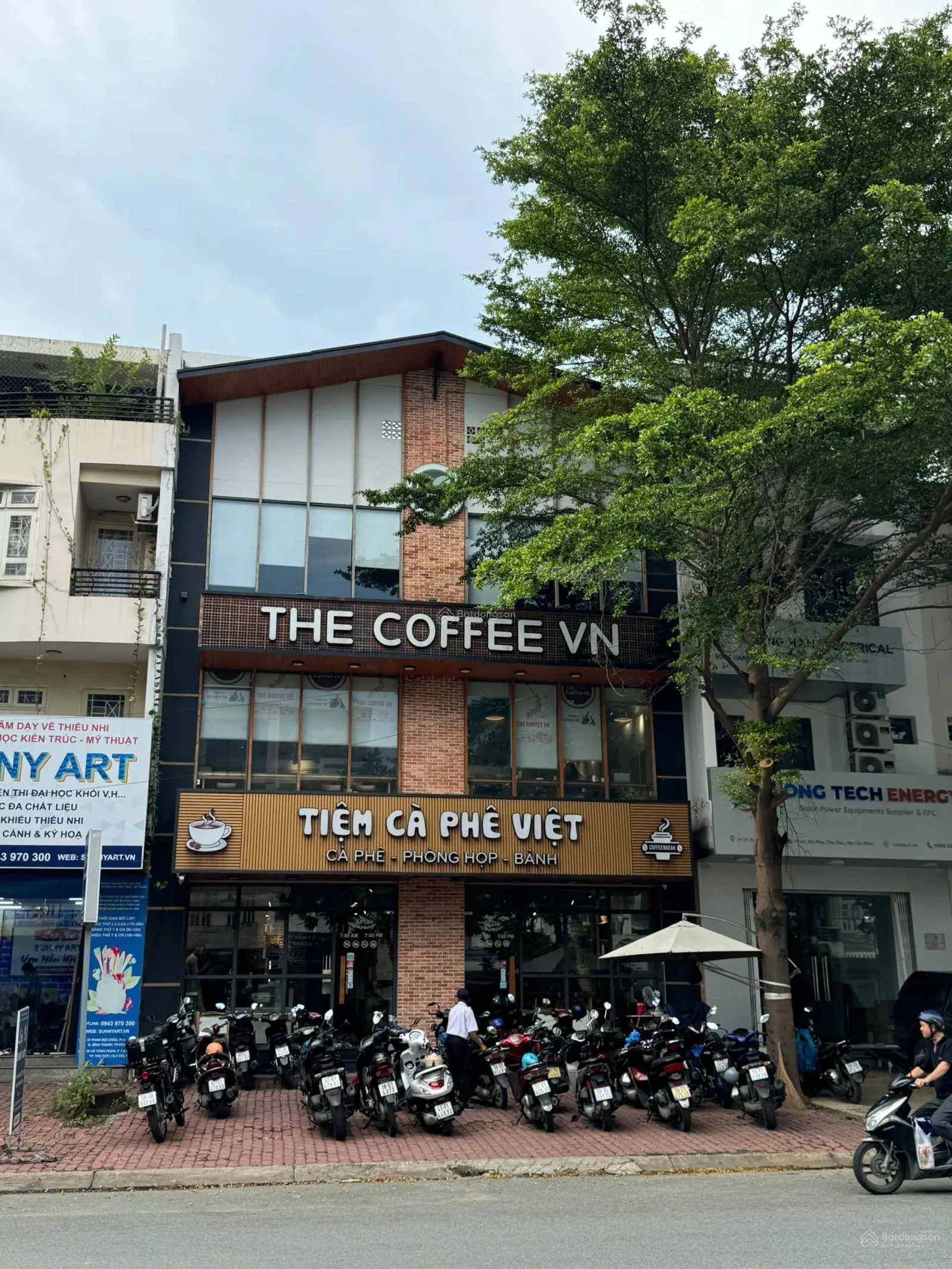 Bán Shophouse 2MT Vũ Tông Phan, DT 10X18,5, nhà 4 tầng, thiện chí bán