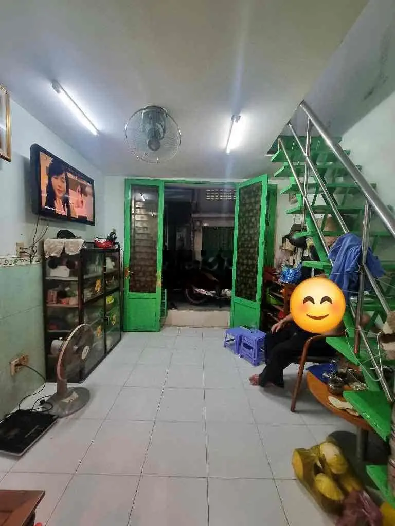 🌹2 TẦNG KIÊN CỐ, 2PN - VÀI BƯỚC RA MẶT TIỀN - GIÁP Q1 Chỉ nhỉnh 2 Tỷ