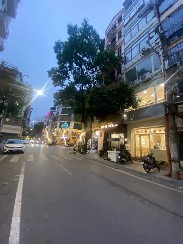 Bán nhà mặt phố Triệu Việt Vương mở VP, cty kinh doanh siêu đỉnh. DT 32/34m2, 7 tầng. Giá 25.5 tỷ