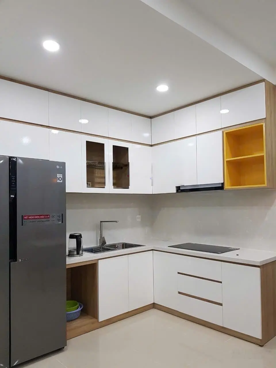 Cần tiền bán nhanh căn hộ 2PN-2WC The Sụn Avenue giá tốt nhất. LH: 0909 024 ***