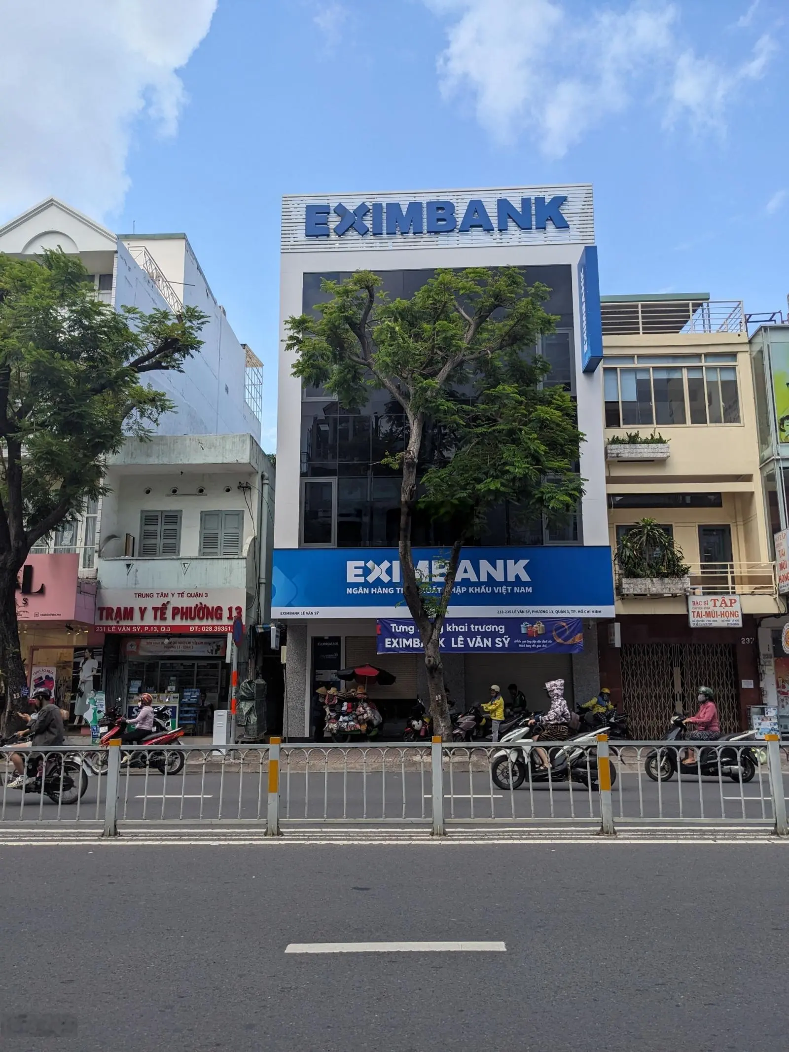 Quá tốt! Bán gấp nhà 4 tầng (4,2x18,5m); HĐT 75 tr/tháng MT đường Lê Văn Sỹ, Phường 13, Quận 3