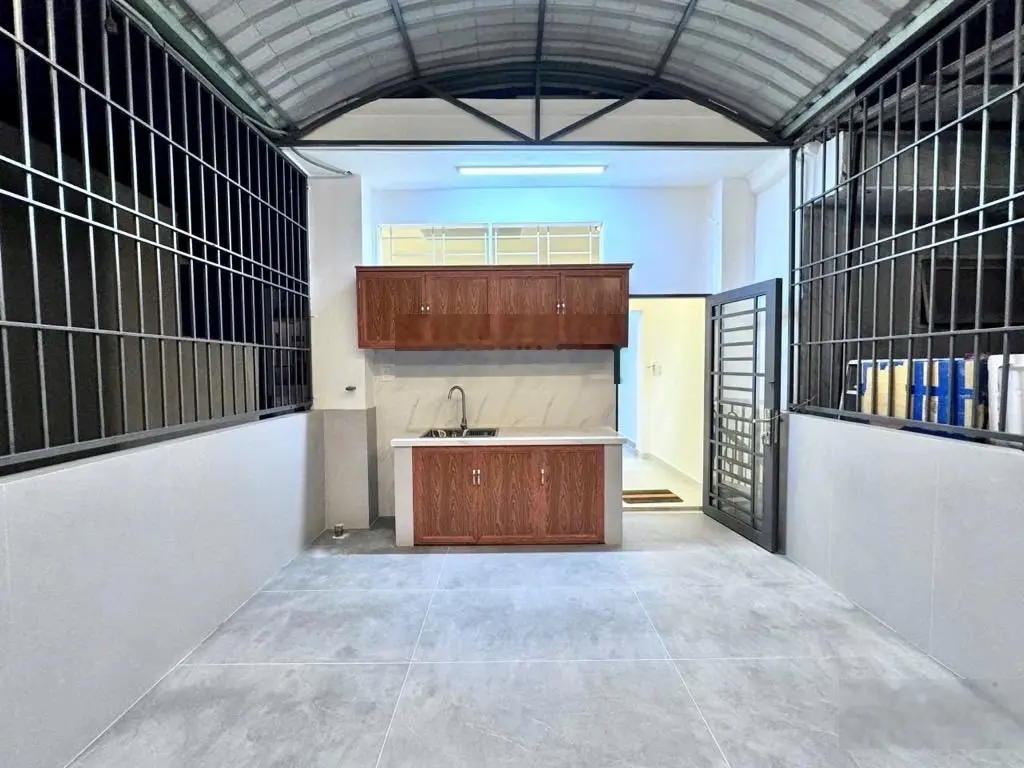 Nhà mới vô ở ngay tặng full nội thất - hẻm xe hơi thông 1 trục - Huỳnh Văn Nghệ phường 15 Tân Bình