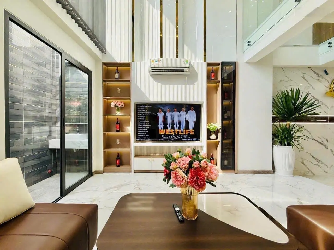 Nhà đẹp hẻm xe hơi 6m đường Nguyễn Thiện Thuật, Q3 xây 4 tầng, 42m2. Có sổ riêng