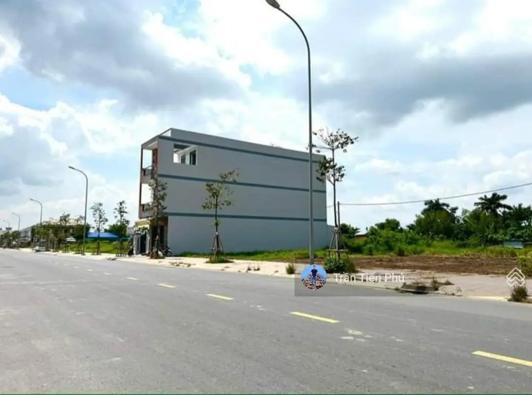 Bán gấp lô đất MT đường. Nguyễn Đình Chiểu, phường 4, Sóc Trăng. 120m2/600tr, sổ sẵn,LH:0934 022 ***