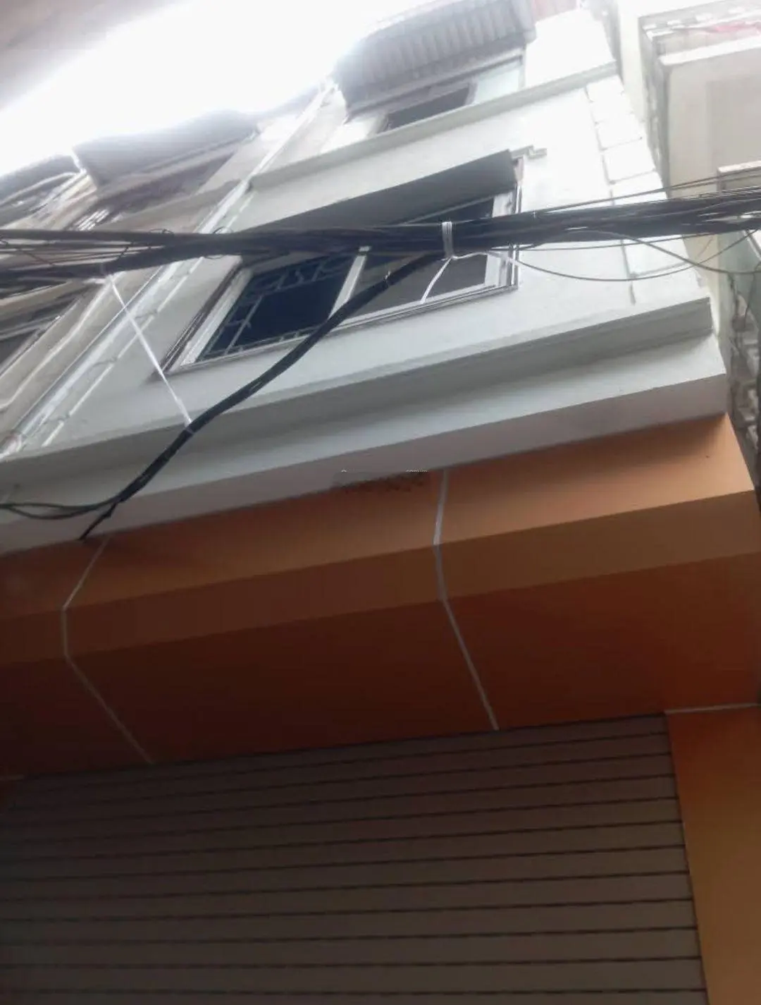 Hiếm: bán gấp nhà 5,2 tỷ, dt 30m, 5 tầng phố lãng yên - hbt, gần trường, ngõ thông, nông