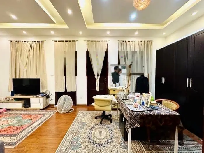 Bán căn nhà Mặt Phố Thịnh Quang - mặt tiền 8 mét giá chỉ 130tr/1 mét cực hiếm có nhà toàn gỗ Lim