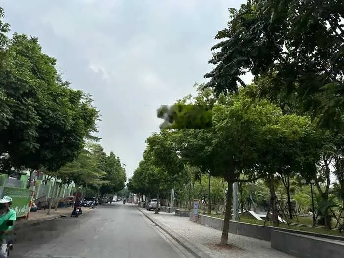 Bán đất phố Bồ Đề - phân lô - ngõ thông - ô tô 7 chỗ vào đất - an sinh đỉnh - nhỉnh 10 tỷ