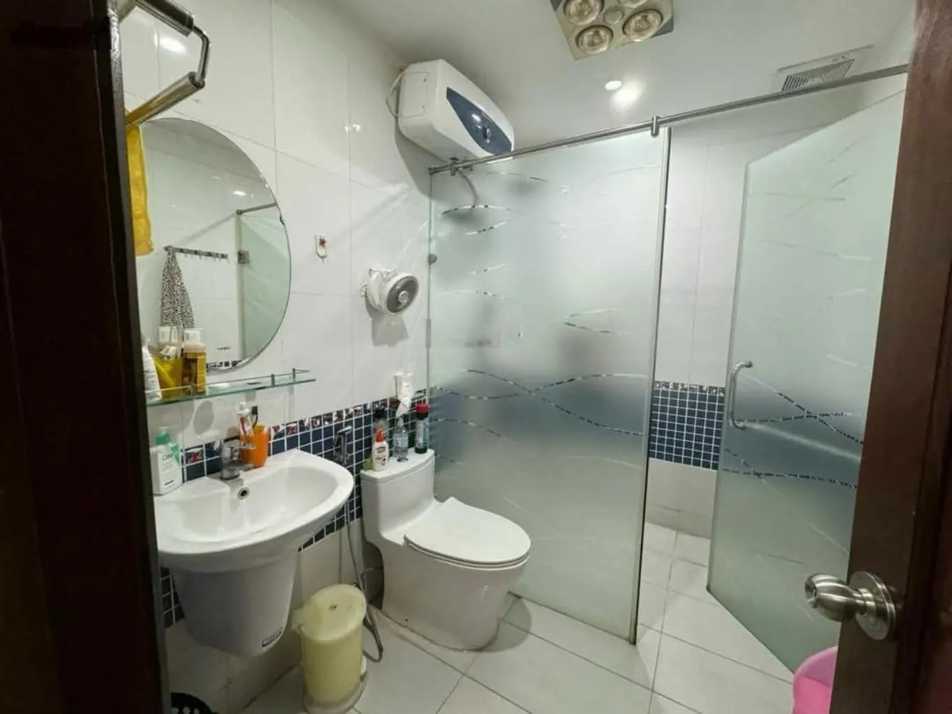 Đường Láng - Gần Ngã Tư Sở - 5 tầng dân xây - Ngõ thông rộng - Cách mặt phố 30m - 50m2 - 9.68 tỷ