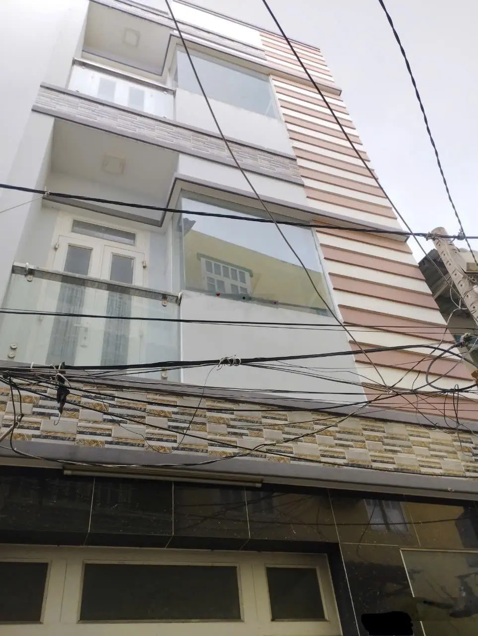 Bán nhà sát mặt tiền Mai Hắc Đế P15 Q8 SHR nhà 3 tầng khu dân cư hiện hữu