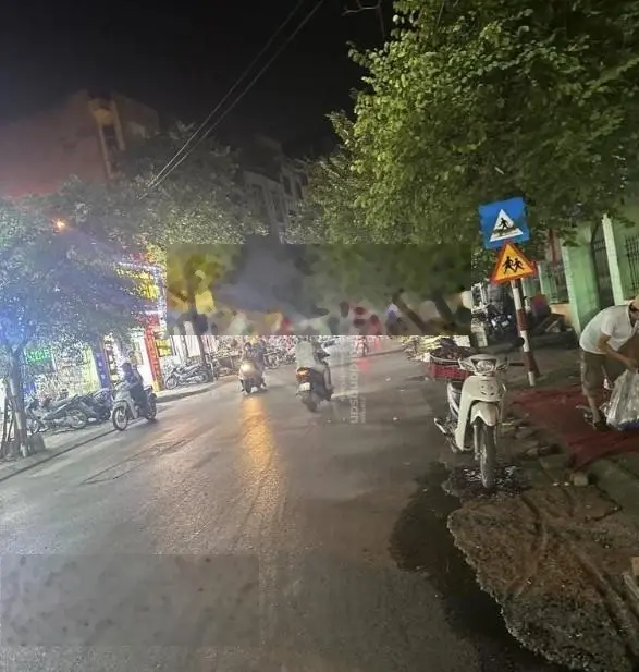 Nhà dân, 5 tầng ngõ ô tô, tứ hiệp ngay chợ Văn điển Trung tâm Thanh Trì giá rẻ chưa đến 6 tỷ