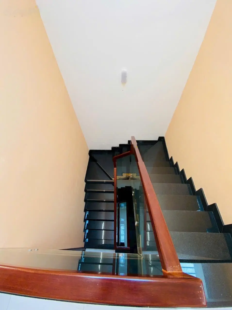 CC gửi bán nhà MT đường 12, 1 trệt 2 lầu, full nội thất DT 4x25m, ODT 87m2 giá bán 9,1 tỷ TL