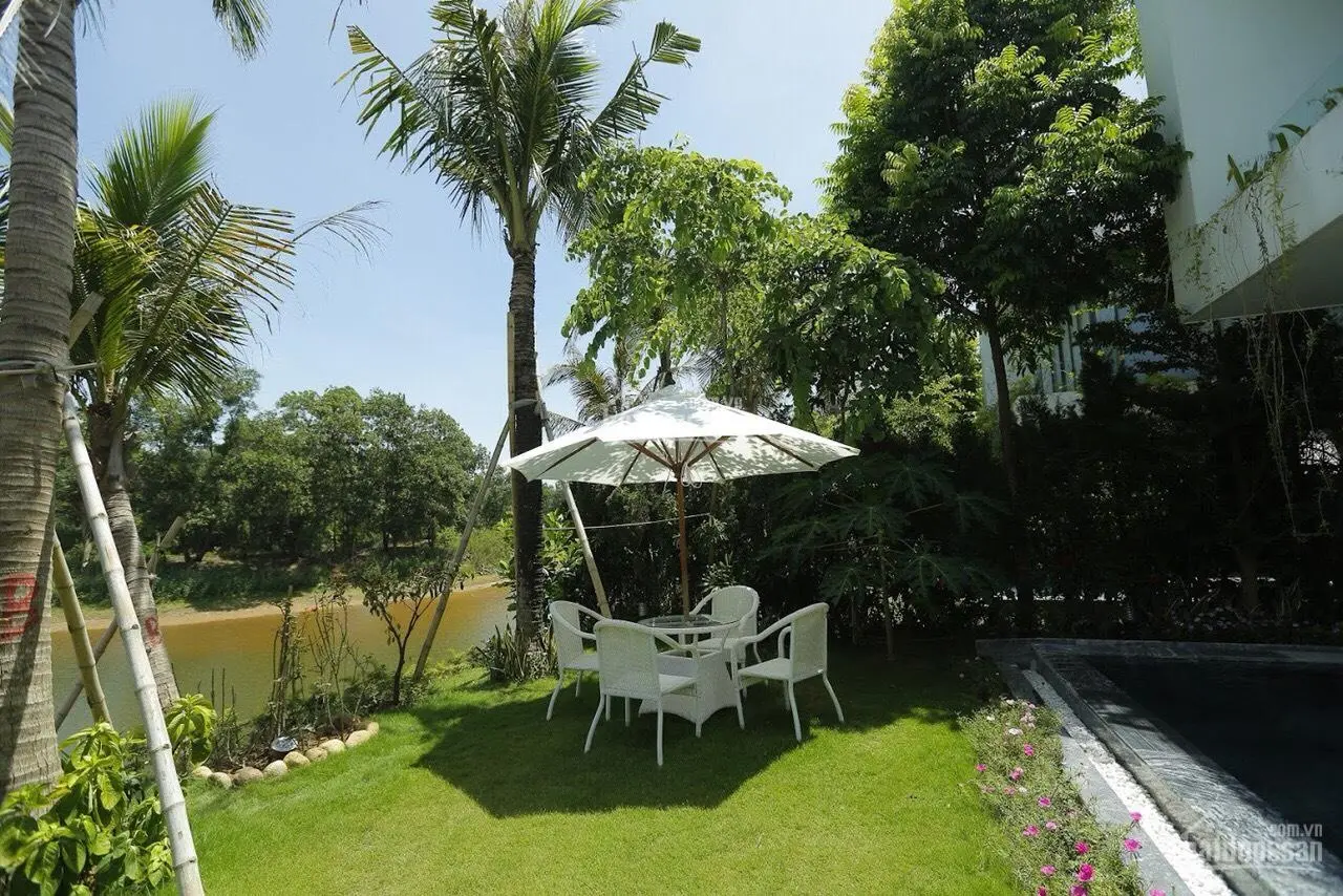 Cần tiền bán gấp biệt thự Charm Villas Flamingo view hồ, full nội thất, 2 tầng. LH: 0931 793 ***