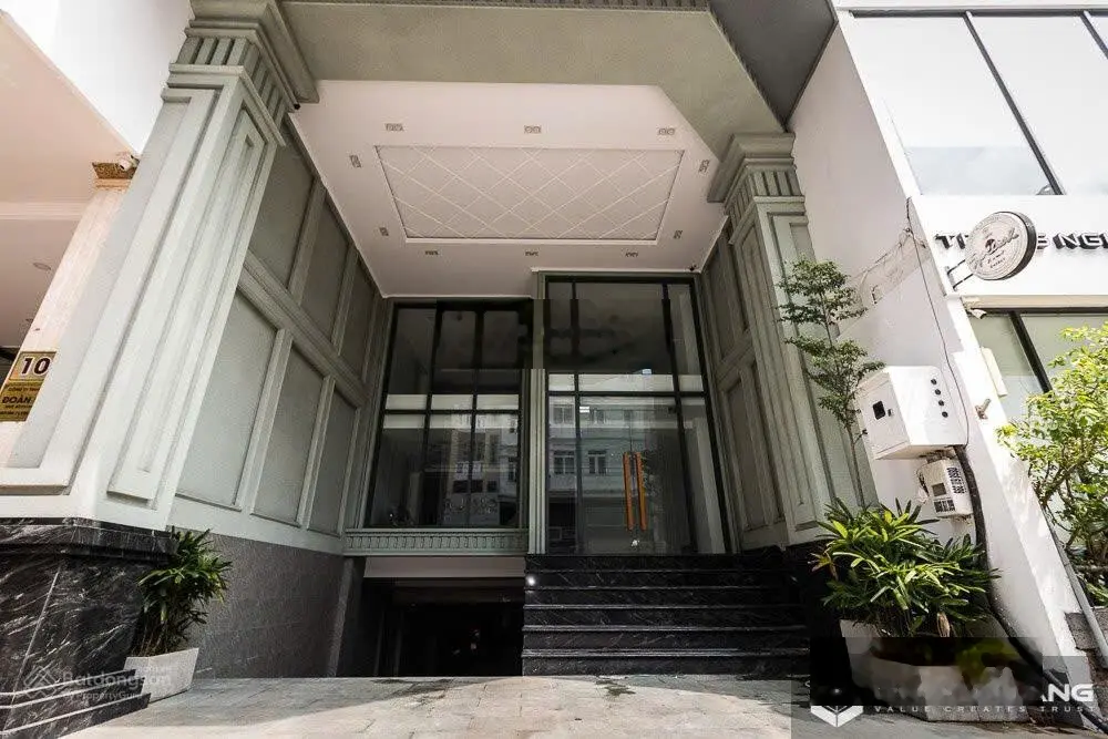 Bán tòa nhà mặt tiền Bạch Đằng, P. 4, Q. Tân Bình (DT: 7X30m- 8 tầng - HĐT: 250 tr - giá: 45 tỷ)