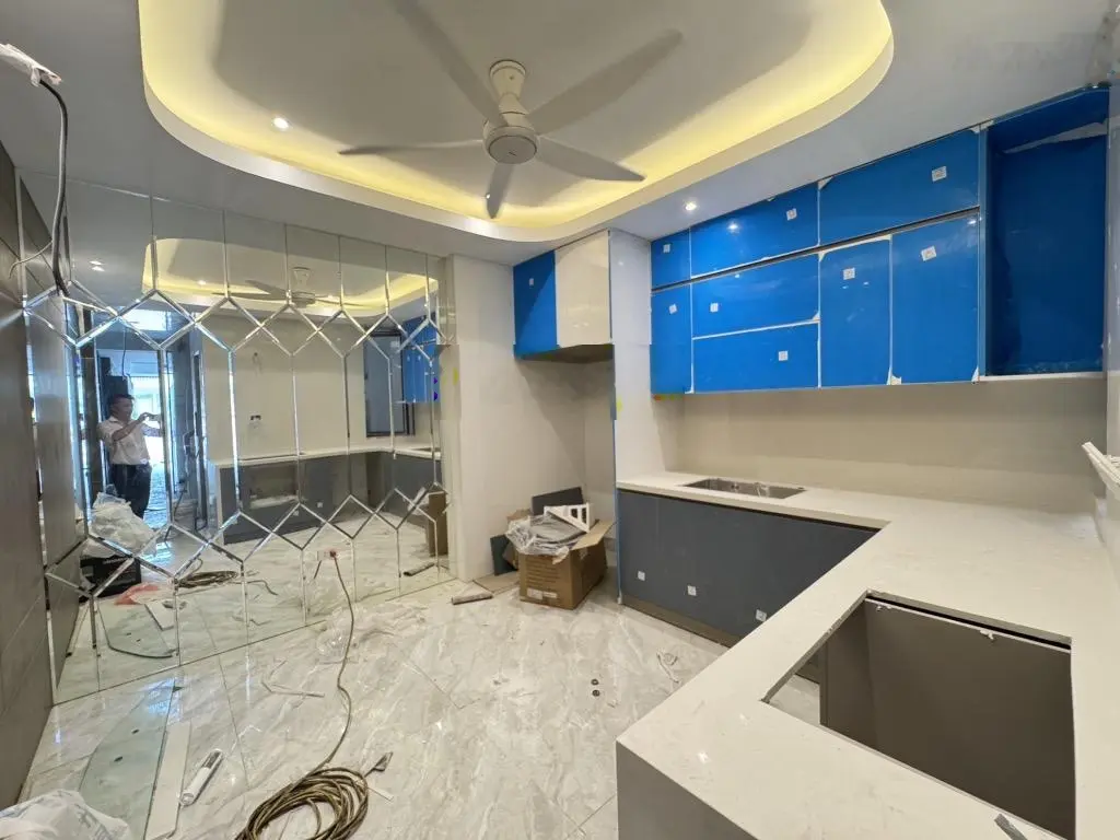 Nhà đẹp thang máy hồng tiến.bồ đề,long biên.gara ô tô,ngay hồ,gần phố,sổ hoa hậu,giá tốt đầu tư.