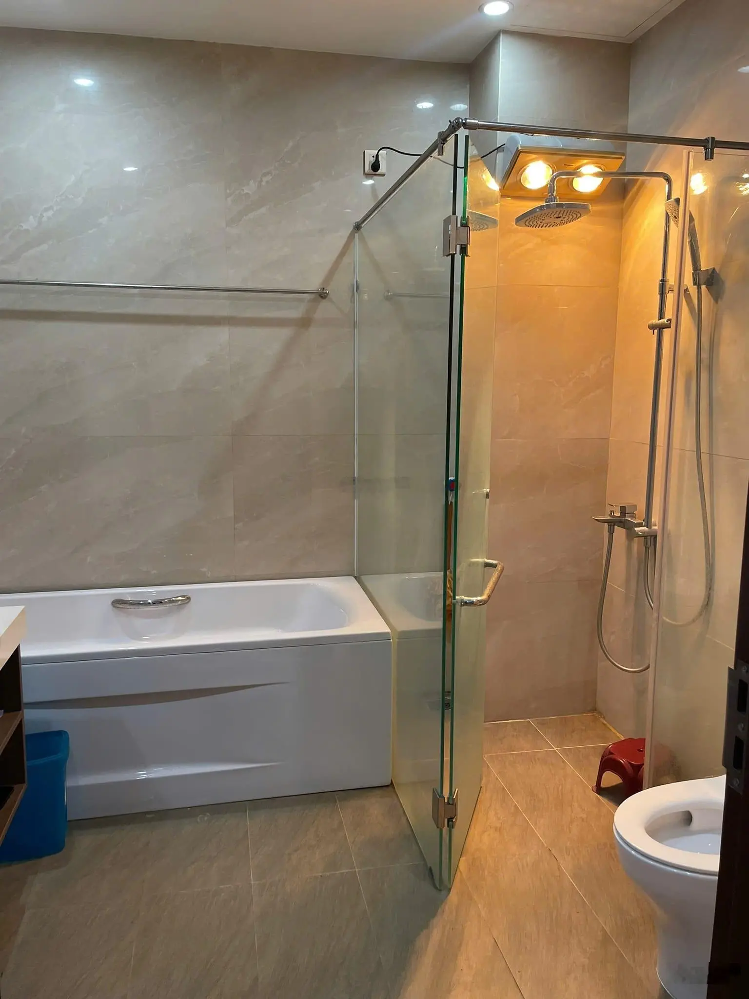 Bán gấp lô góc 100m2x5 tầng thang máy full công năng khu phân lô sau Quận Uỷ Hồng Bàng chỉ 11,5 tỷ