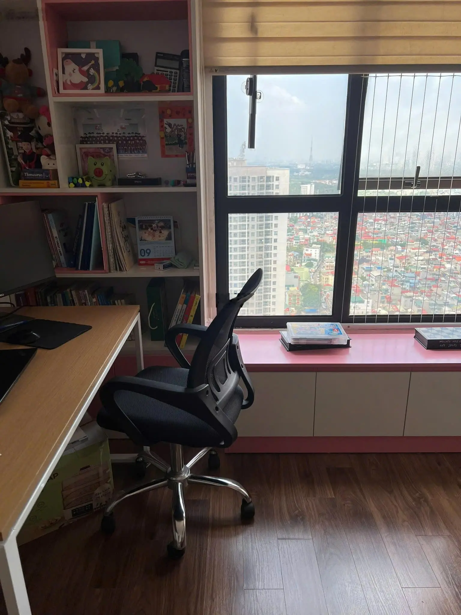 Chính chủ cần bán gấp căn hộ Samsora 105 Chu Văn An, view đẹp, full nội thất, giá 4, x tỷ