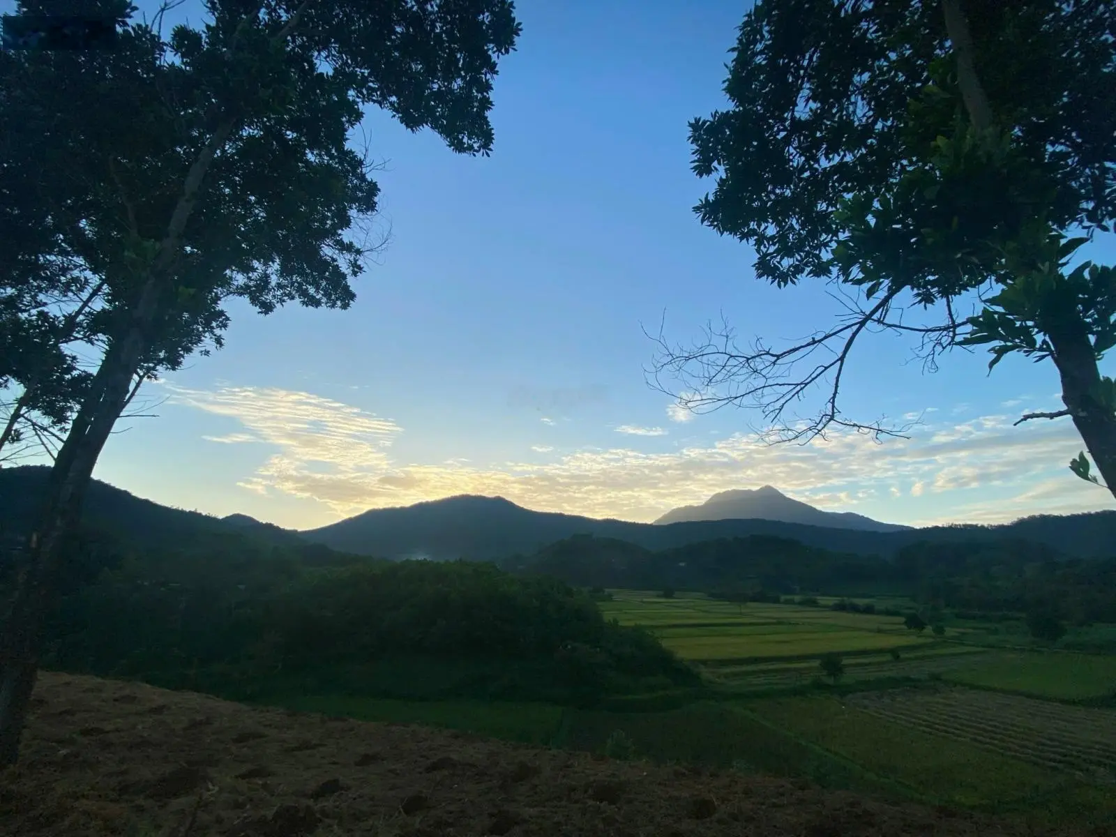 Đất thổ cư Yên Bài, Ba Vì. View núi, hồ. Gần thang mây. Giá có thương lượng, miễn trung gian