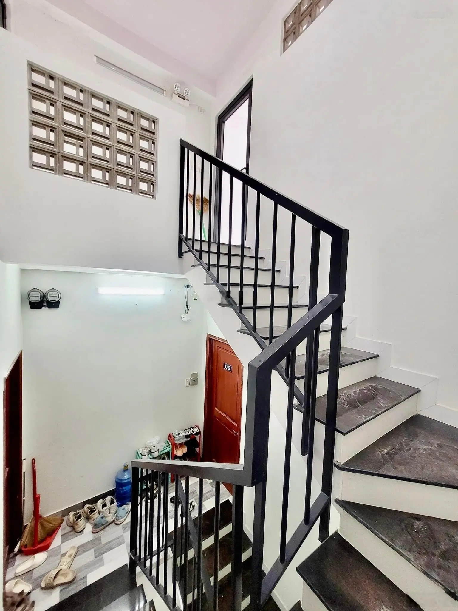 Bán nhà đang cho thuê 28tr ở Ung Văn Khiêm-Bình Thạnh. Gần Đại Học Hutech. Giá 3tỷ750/81m2