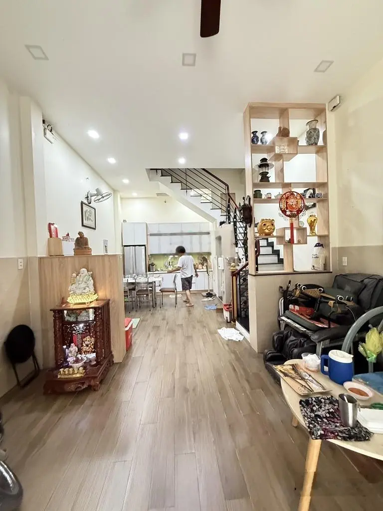 Nhà Ngay Gò Dầu, Tân Phú, 46m2, gồm 4 phòng ngủ, 4wc