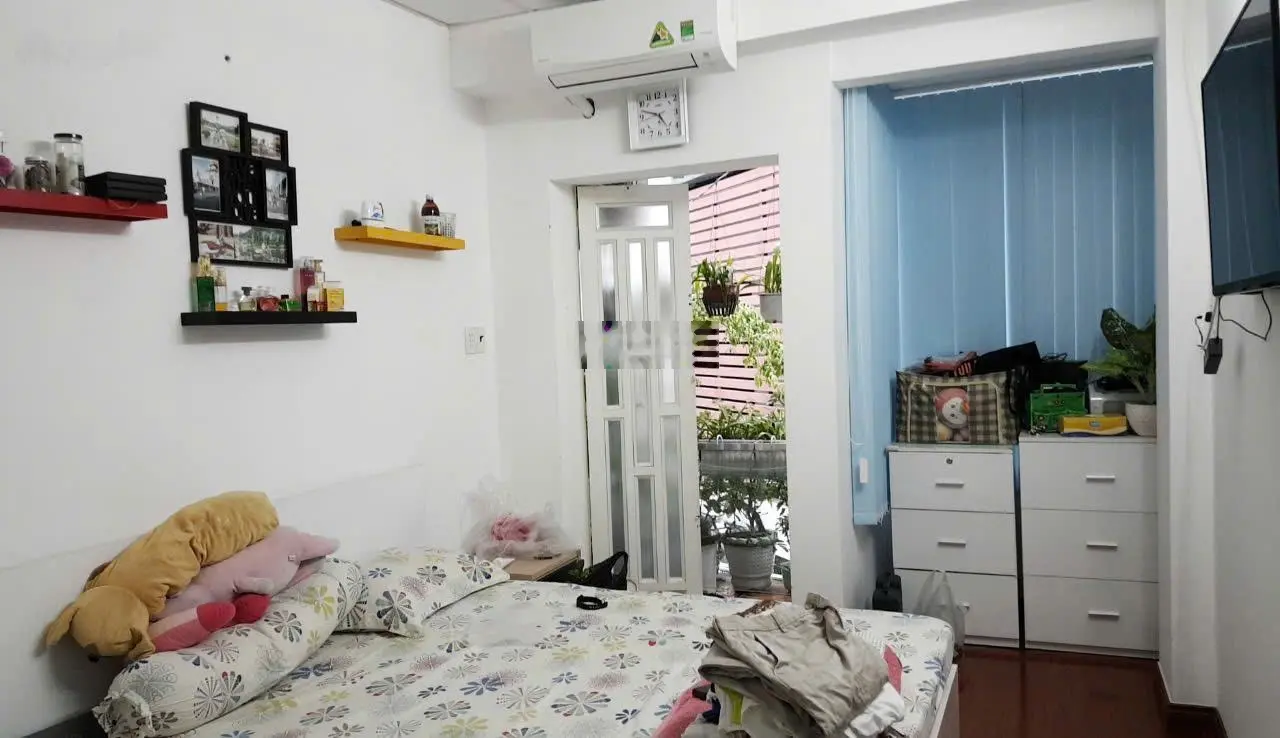 Nhà 2 tầng, hẻm Cao Thắng, Q10: Vị trí vàng, xây dựng tự do, tiềm năng sinh lời