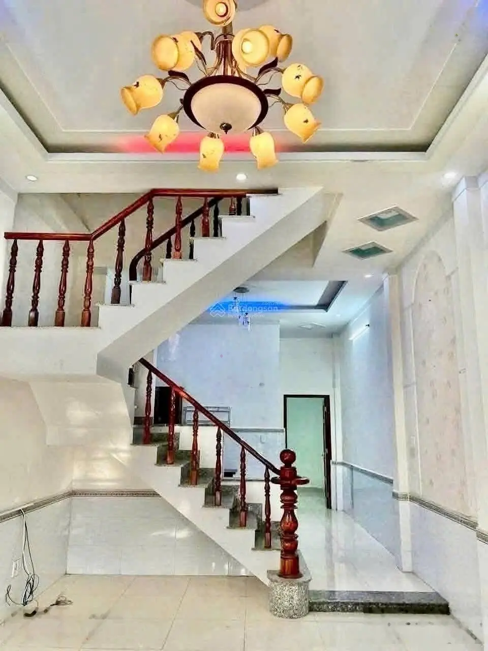 Nhà 1 trệt 1 lầu 70m. Hẻm 5m đường Lê Văn Tiên, gần trường, chợ, ngã 3 cây điệp