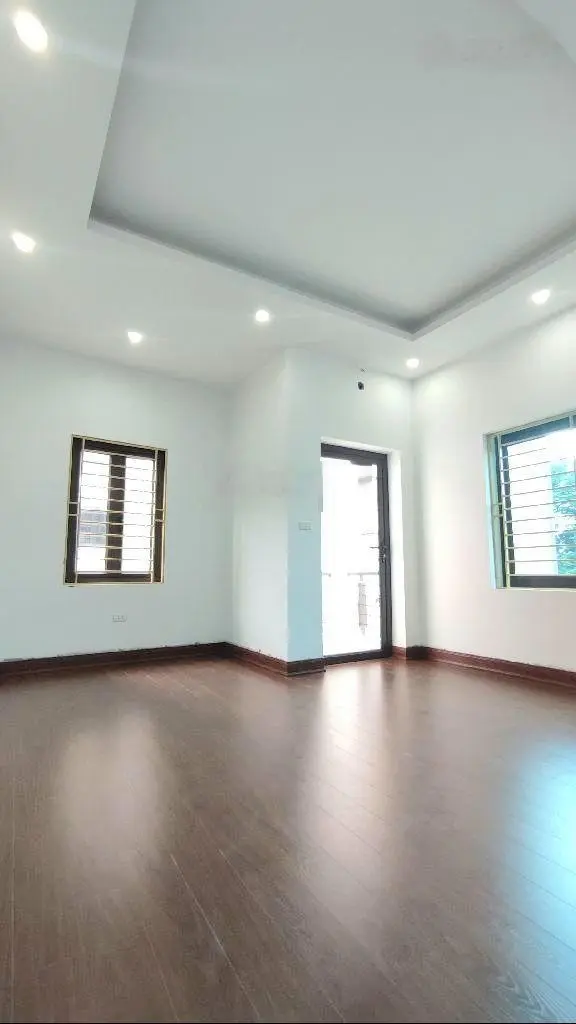 Bán gấp nhà 5 tầng 58m2 sát phố, ngõ thông. Gần khu đô thị Geleximco và trường liên cấp quốc tế