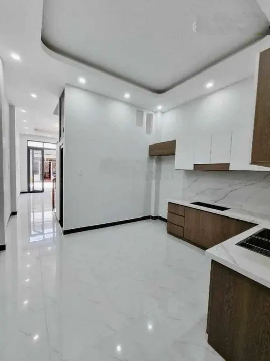 Cần bán nhà ở MT đường QL1A, DT 80m2 mà giá đang ngợp 1 tỉ 898, tiện ích đầy đủ, SHR