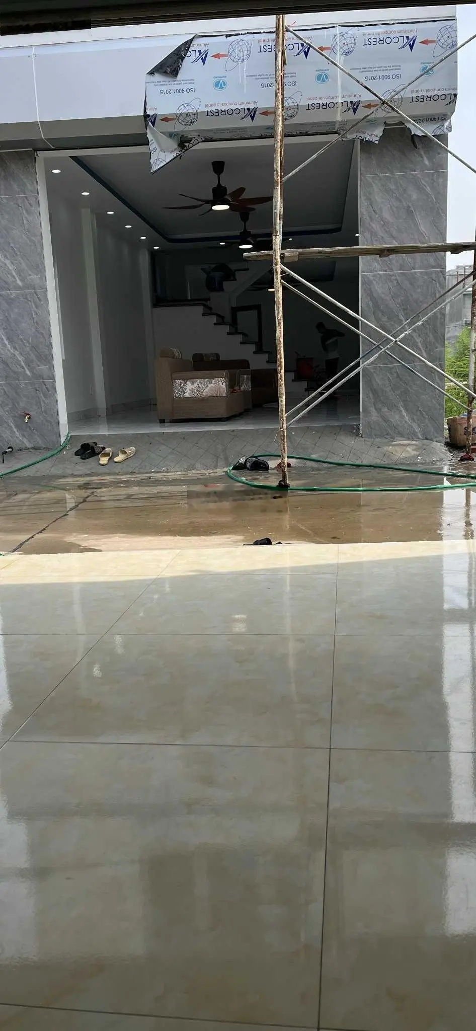 Bán nhà mới xây, Quang Minh, Mê Linh, 65m2, 2 tầng, mt 4,8m, đường 2 ô tô tránh nhau, sđcc, 2,9 tỷ