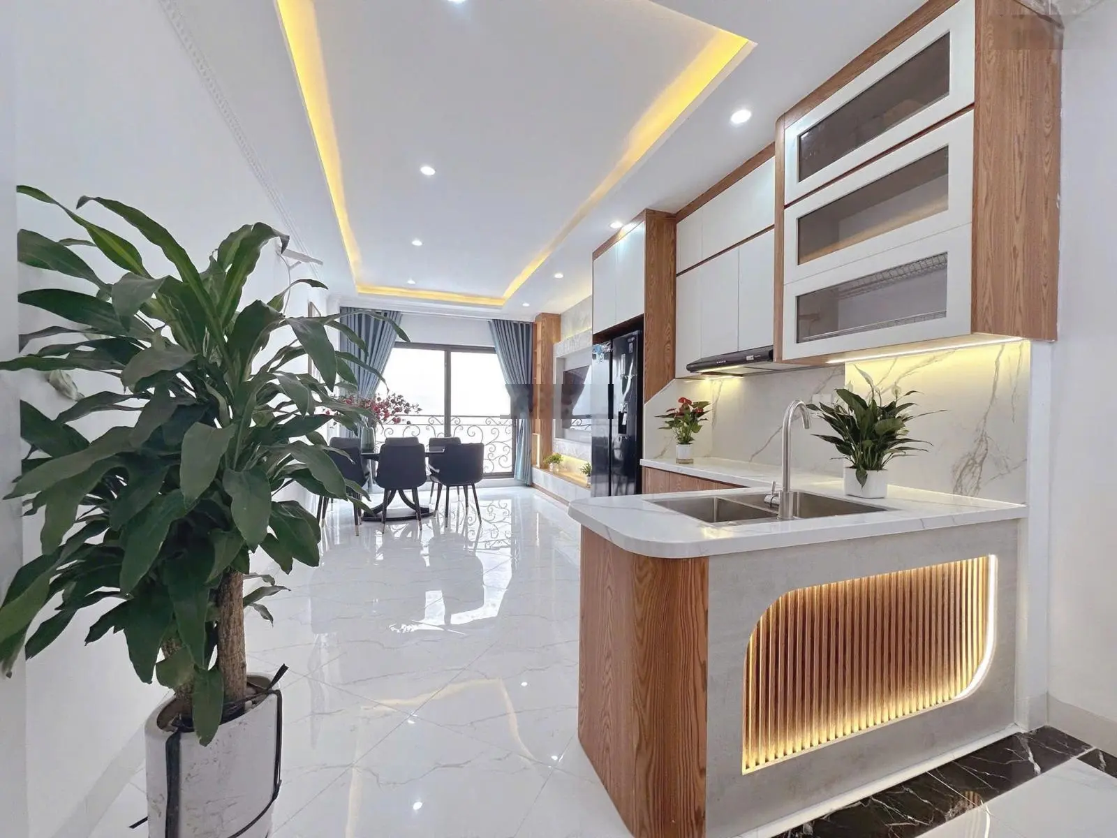 8,35 tỷ - 31m2 - 6 tầng thang máy - ngõ to đùng - full nội thất - 15m ô tô - Định Công - Hoàng Mai